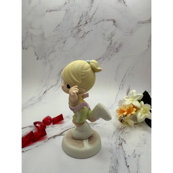 Precious Moments 2005 "Walk Run Empower" #4001662 Breast Cancer fighter, Y-ME - Picture 3 of 9